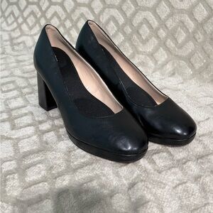 Round Toe Platform Pumps - Block Heel - Size 9M